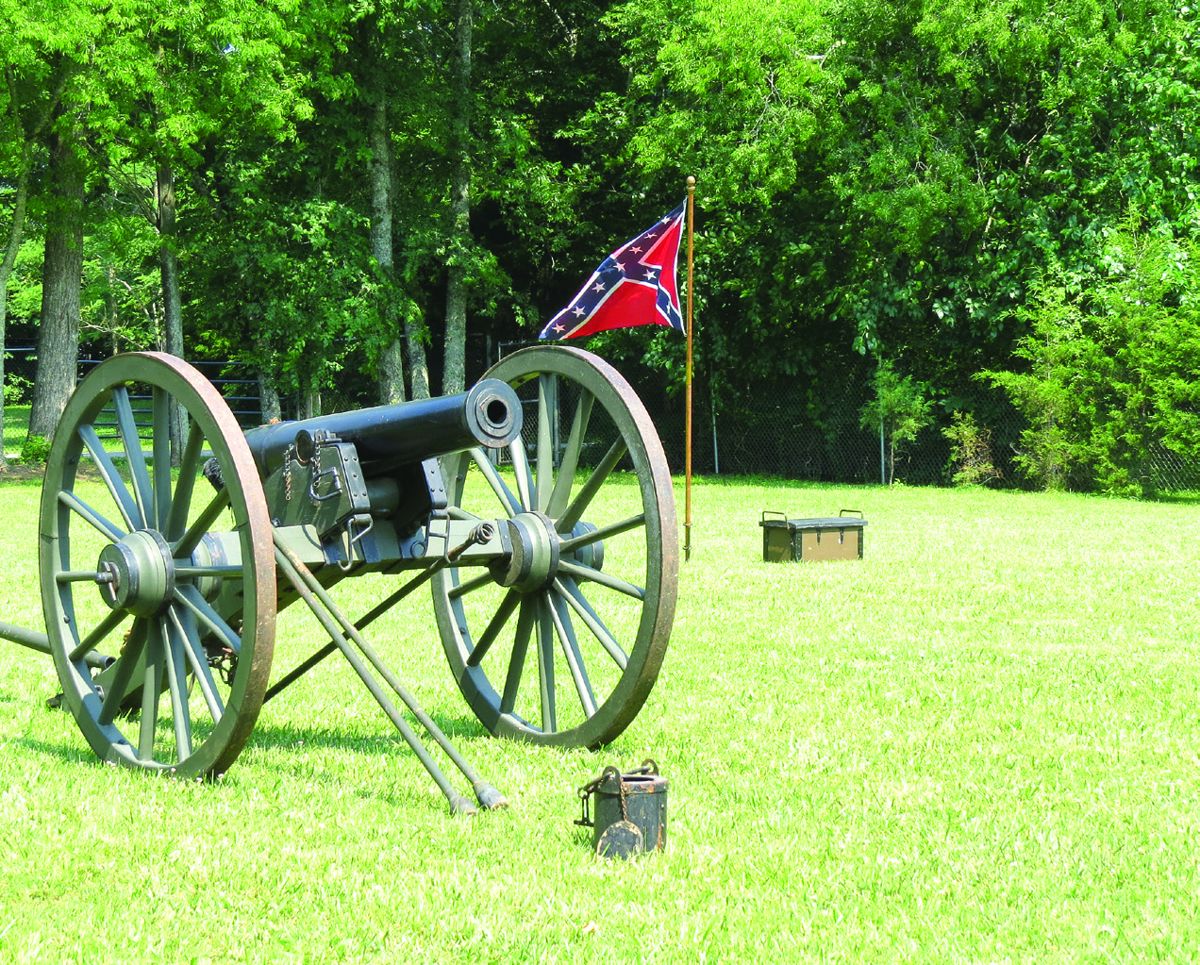 Artillery piece ready for action. (All photos Greg Wade)