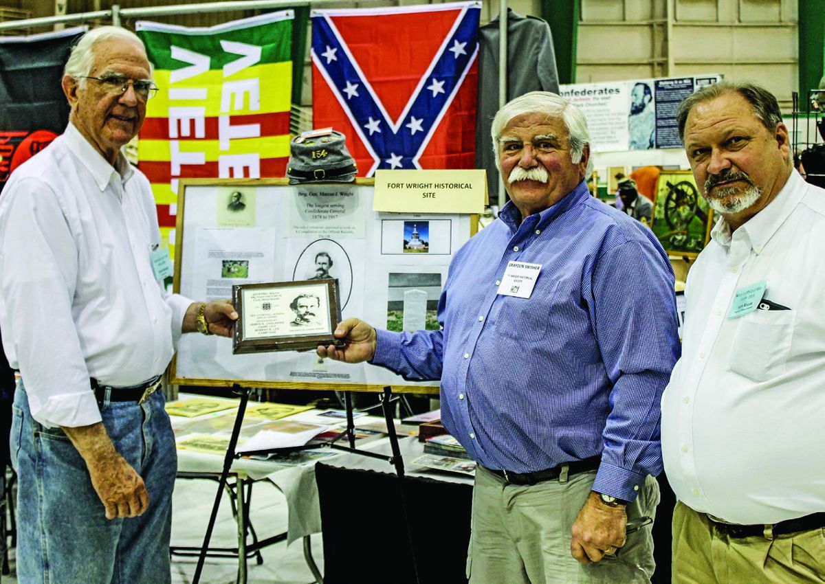 Tarry Beasley (Show Chairman), Graydon Swisher (Display Award Winner) and Sam Escue (Show Co-Chairman).