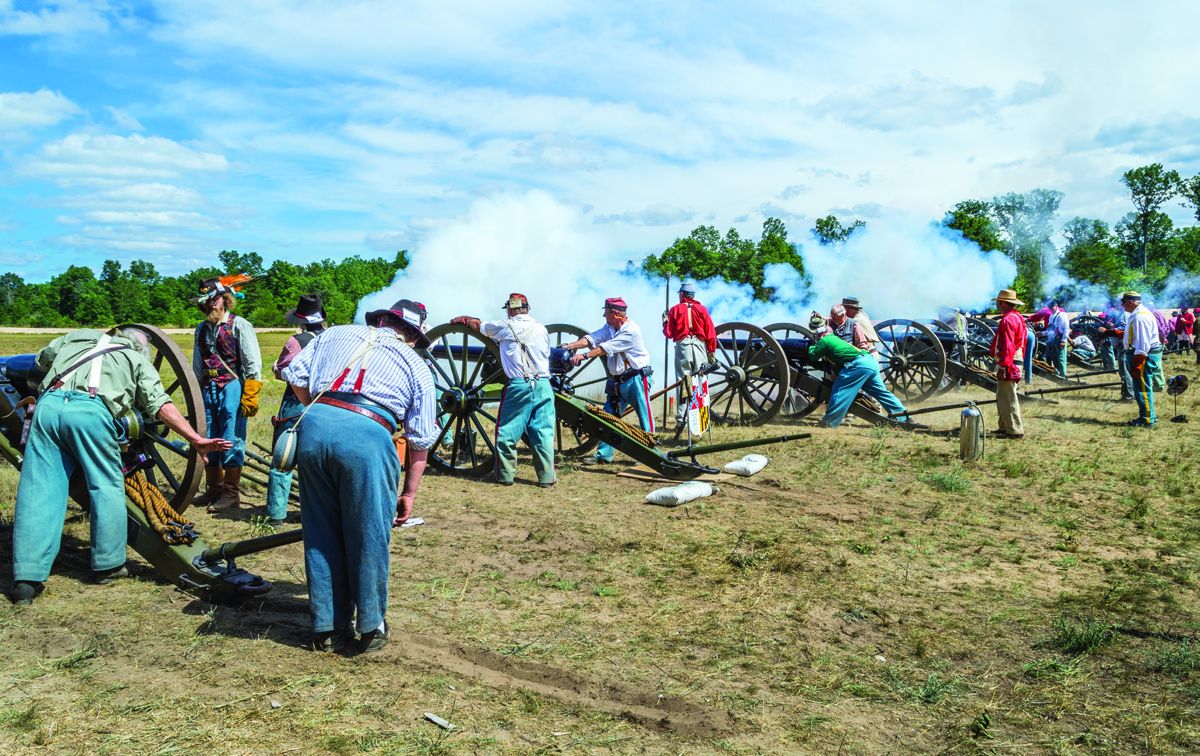 1,000 yard cannon match on Saturday. L to R: John Hughes/Robinson’s Battery (20-Pdr. Parrott Rifle); Allan Shaffer/2nd Maryland, Baltimore Light Artillery, CSA (3-inch Ordnance Rifle); Norm Gibson/1st SC Vol. Infantry (10-Pdr. Parrott Rifle); Wade Huffman/5th VA Vol. Infantry (10-Pdr. Parrott Rifle) and others.