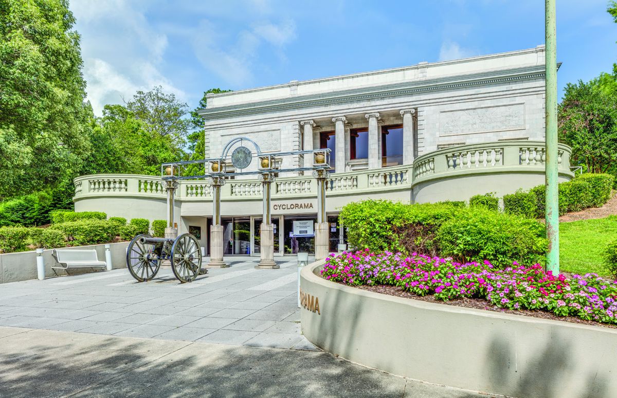 July 2015: the Atlanta Cyclorama building closes to the public as move preparations begin. The 1921 building will be refurbished by Zoo Atlanta as an event space to open in 2019.