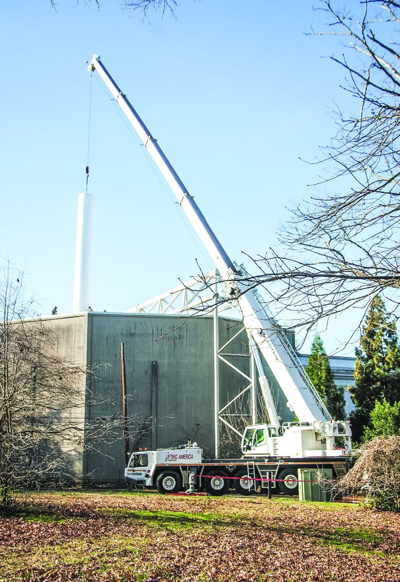 February 10, 2017: Workmen from Maxim Crane Works, Georgia Rigging, and C.D. Moody Construction slowly remove Scroll 2 from the old Grant Park building.