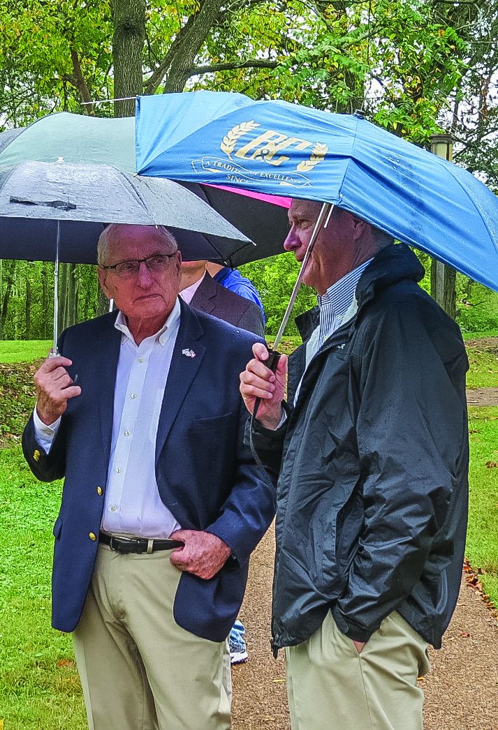 Coach Vince Dooley, left and Cullen Smith, right. Touring the Franklin Battlefield. Greg Wade)