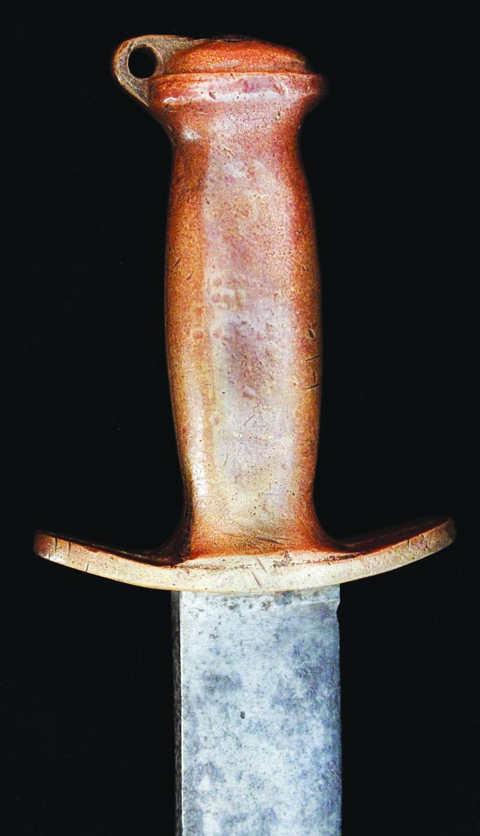 McElroy “Lasso knife”. Note the hole for the laynard attachment. From the collection of Old South Antiques. (Shannon Pritchard)