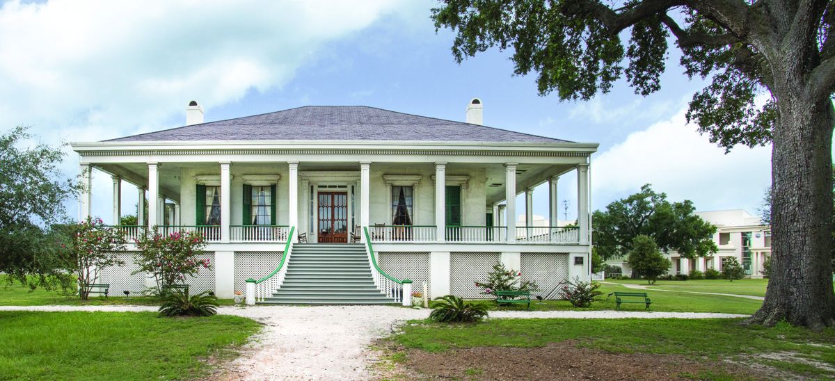 The front of Jefferson Davis’s home, Beauvoir, that faces the Gulf. (Peggy Melton)