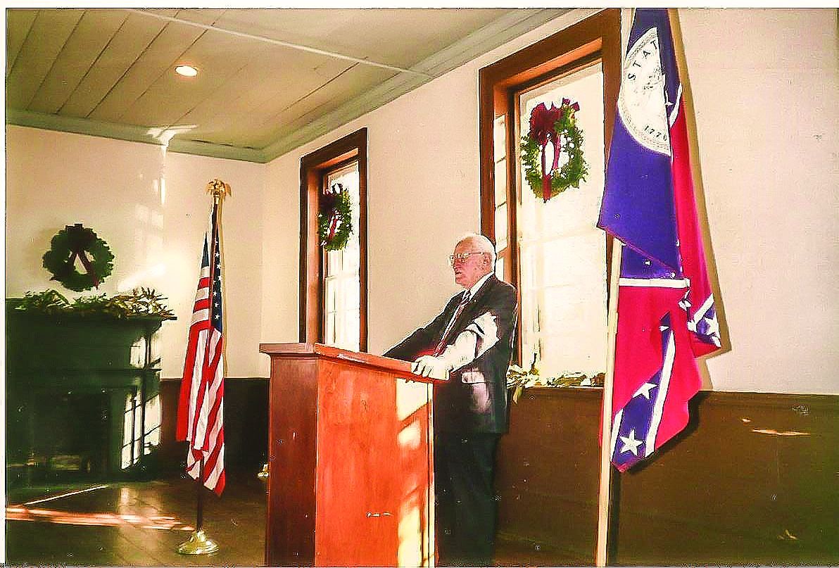 Franklin Garrett, Atlanta Historian and Atlanta CWRT founder, speaks at the chartering of the Northeast Georgia Civil War Round Table in Lawrenceville, 1995. (J. H. Segars Collection)