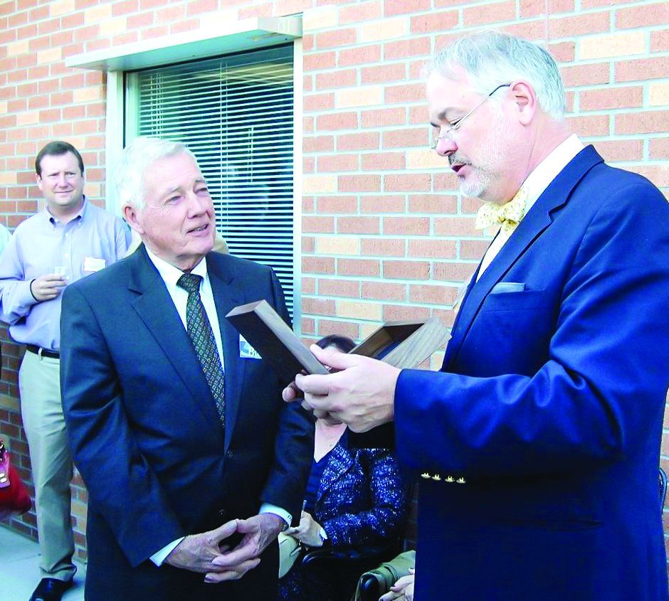 Gould Hagler presents award to James I. (Bud) Robertson Jr., Civil War author and historian, in 201l. (CWRT of Atlanta)