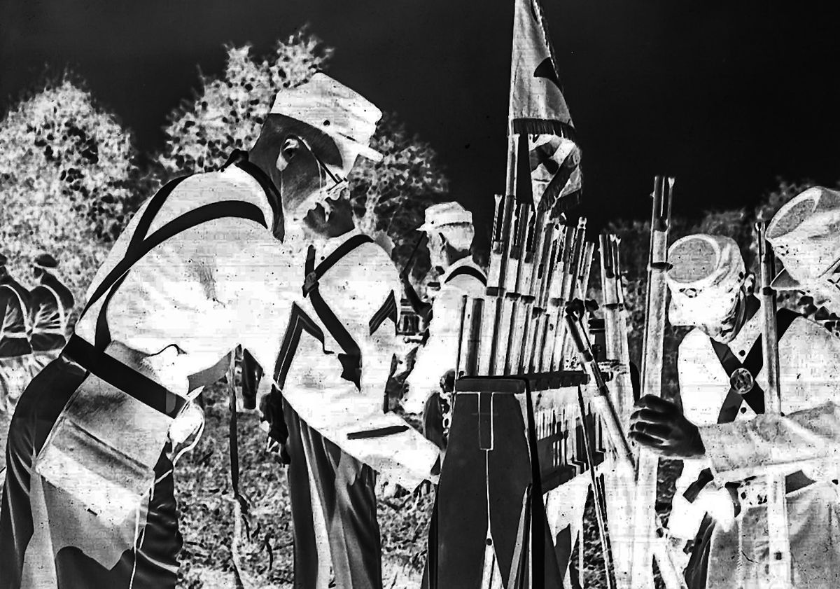 Drawing muskets for the drill.