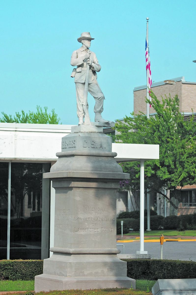 Monument at Lauderdale County Courthouse, Florence , Ala.