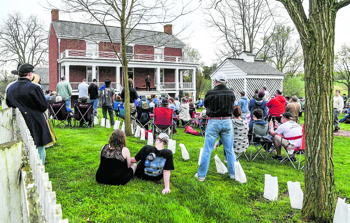 Part of the crowd watching “Appomattox: The Last 48 Hours.”