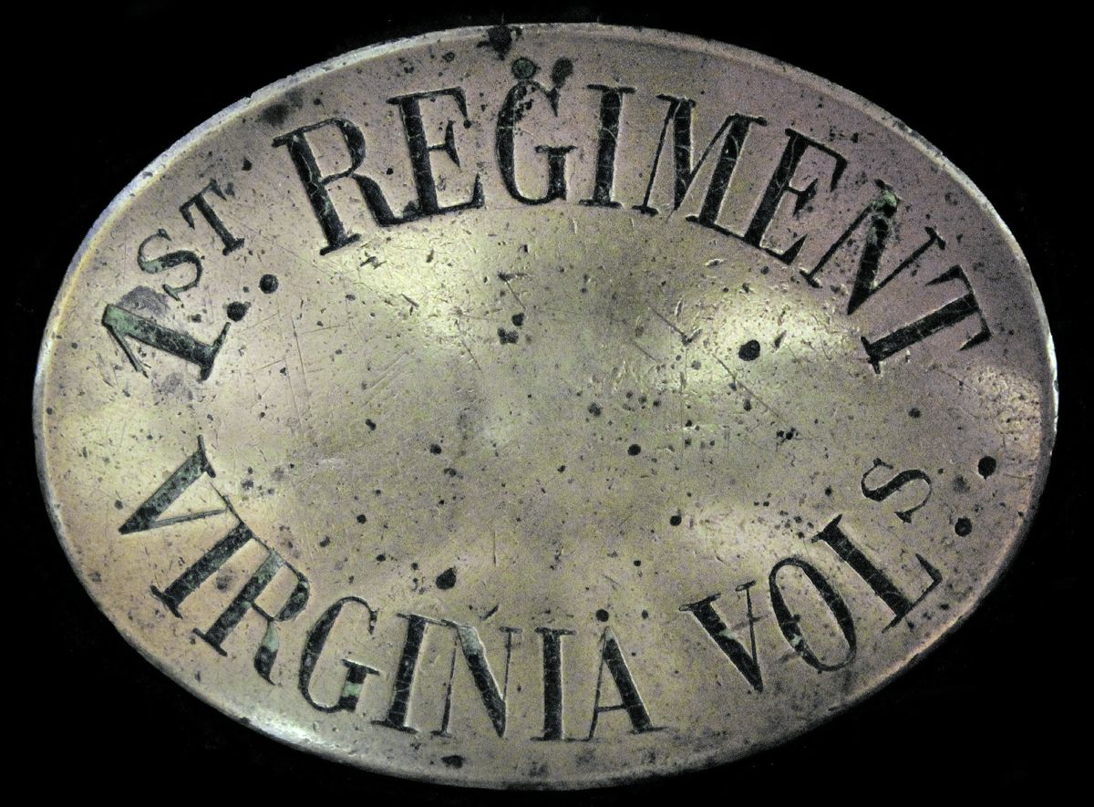 The engraved and highlighted face of John Burnett’s cross-belt plate. (Photos courtesy OldSouthAntiques.com)