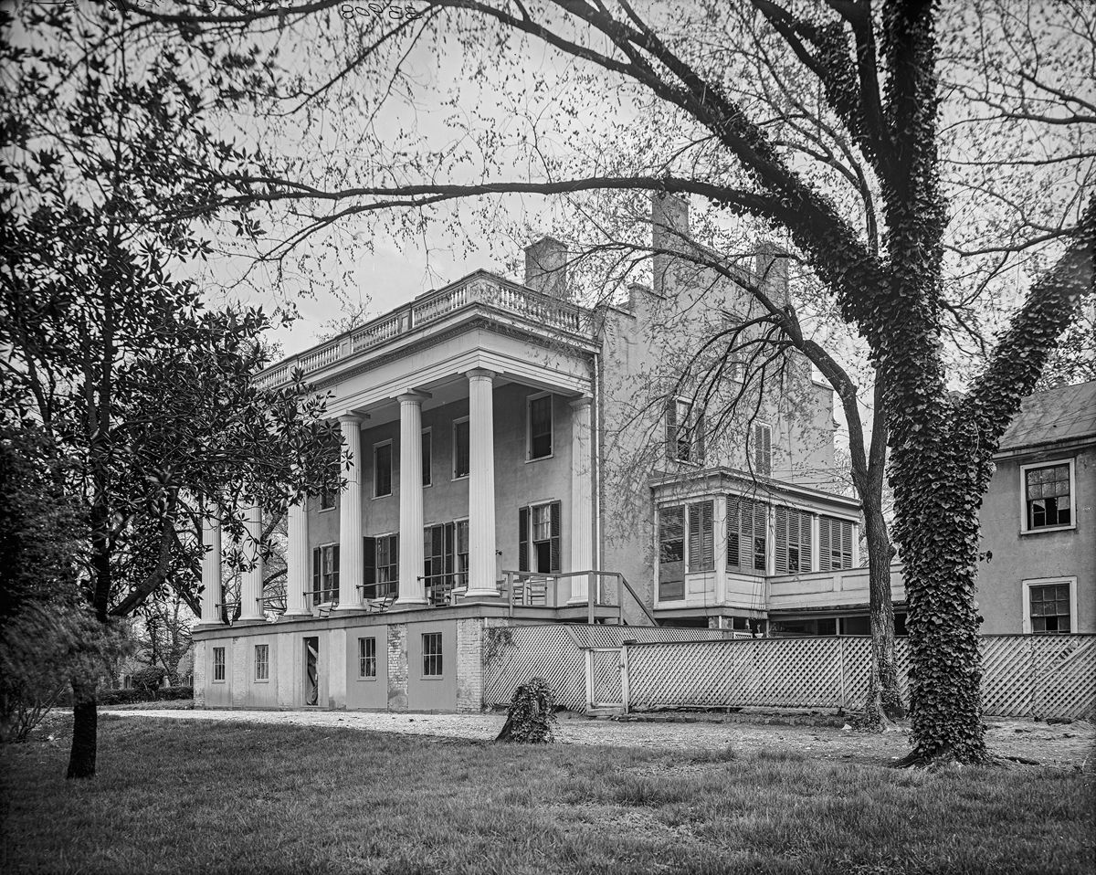 Van Lew Mansion. Union troops were dispatched to the Van Lew mansion on Grace Street on Church Hill on April 3, 1865. They were welcomed by a large Union flag. (Library of Congress)