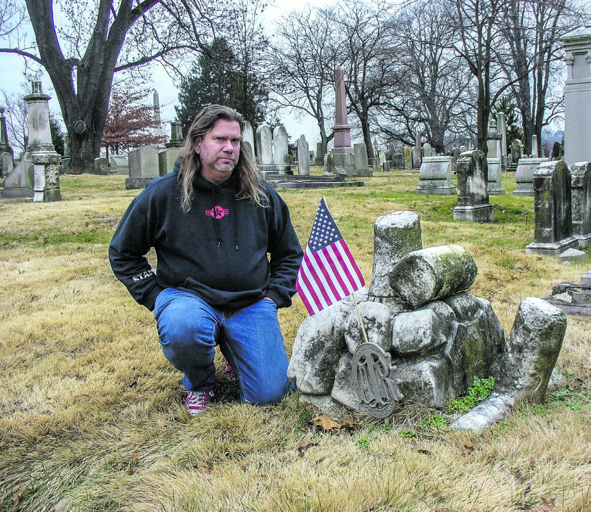 Find a Grave representative Russ Dodge at the grave of Major Frederick Revere, of the 2nd NJ Cavalry.
