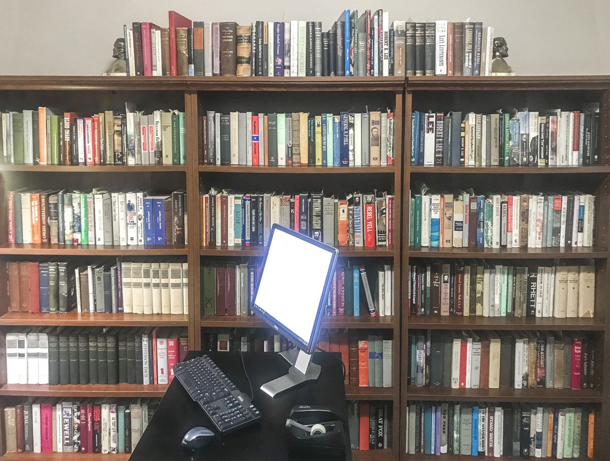 Confederate biography A to Z. Up top, busts of General Lee from my bookends—I’ve had ‘em since high school!