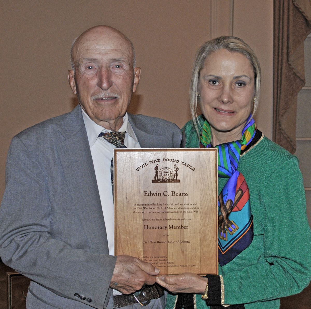 Ed Bearss spoke to the Civil War Round Table of Atlanta on October 14, 2008. President Barbara Long presents him an Honorary Member plaque.