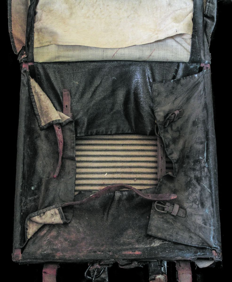 The inner “box” is lined with bed ticking.