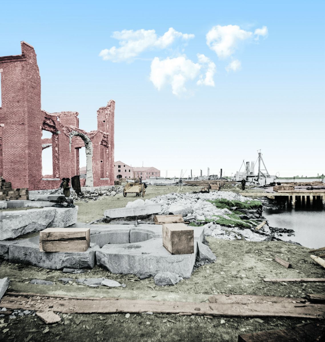 Ruined buildings at Navy Yard, Norfolk, Va. Colorization © 2020 civilwarincolor.com, courtesy civilwarincolor.com/cwn. (Library of Congress)