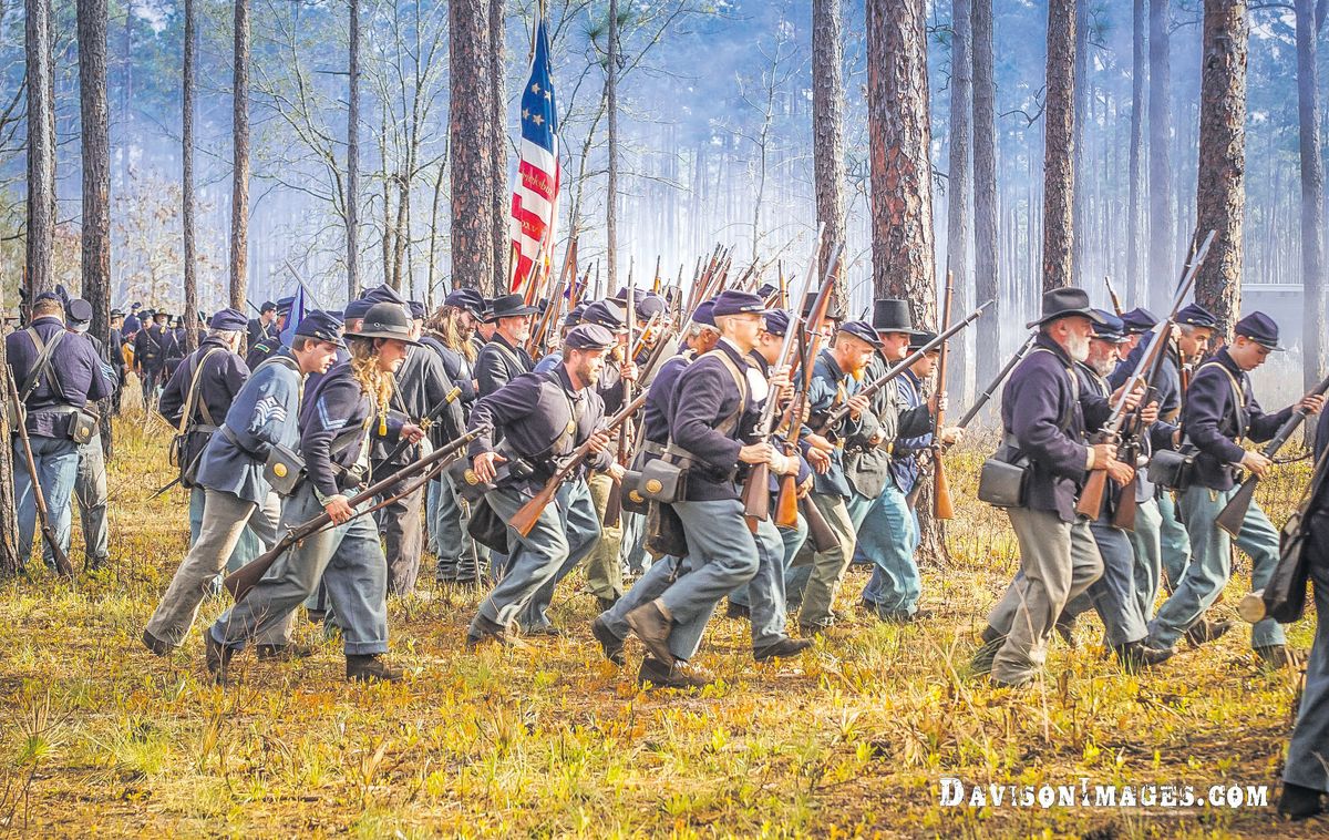 Federal troops charge the advancing Confederates. (Tom Davison)