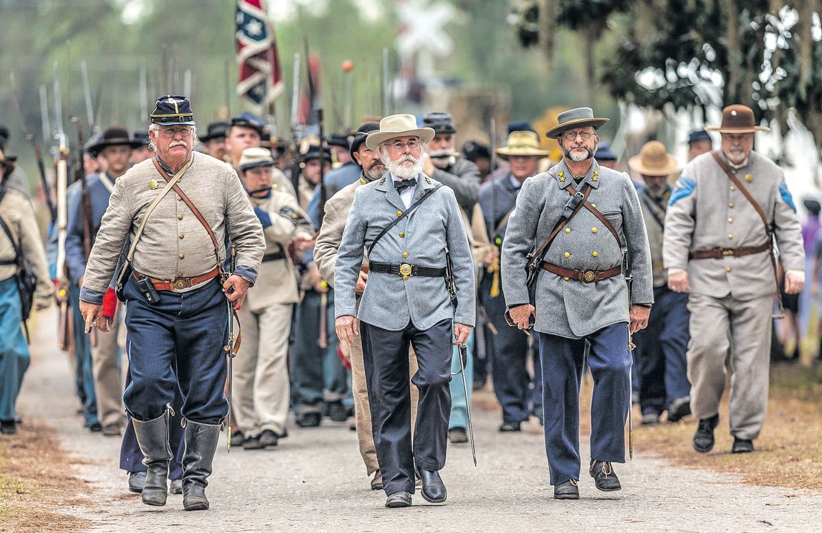 Finnegan leads Confederate infantry. (Jud Johnson)