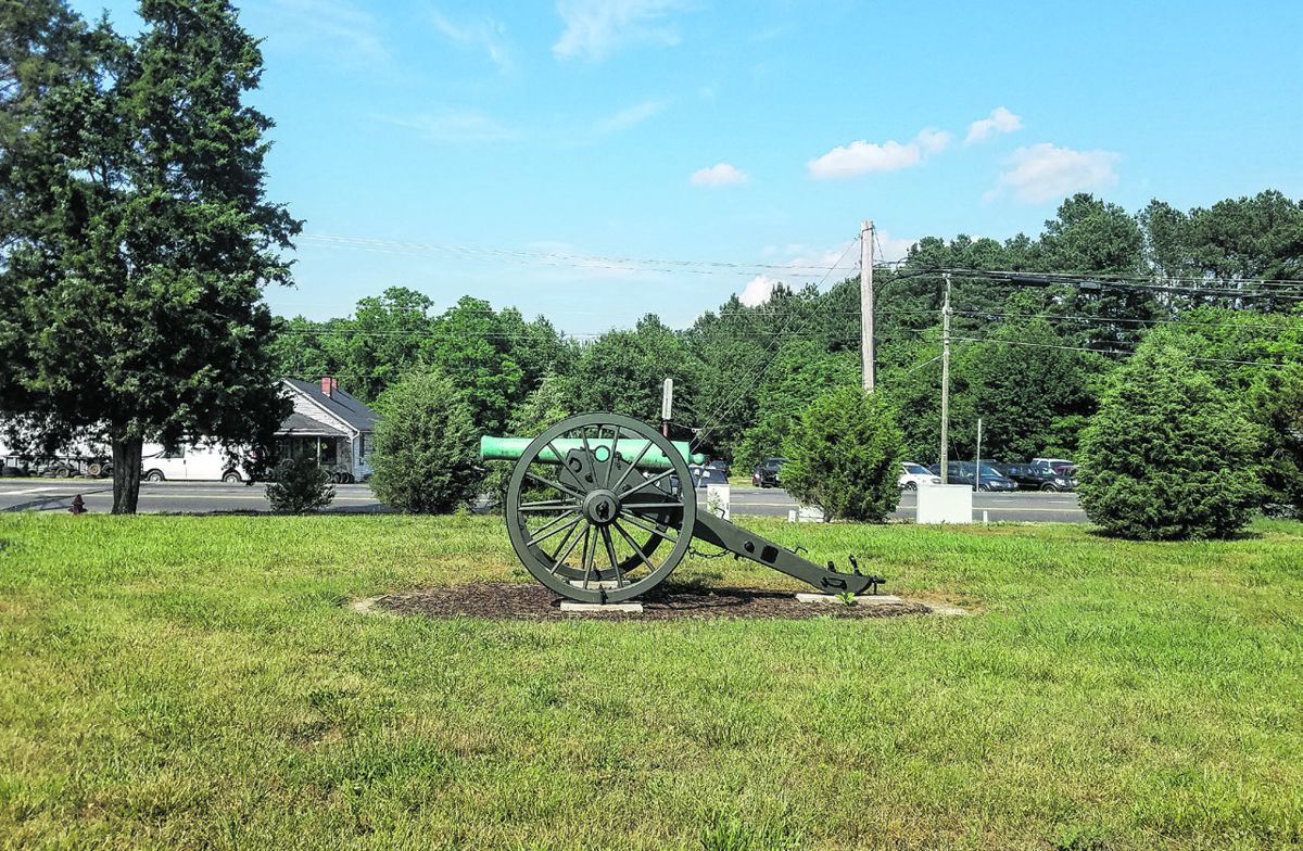Pelham’s Corner, preserved and held by CVBT, is the site of a surprise artillery bombardment during the Battle of Fredericksburg. A 12-pounder Napoleon stands guard.