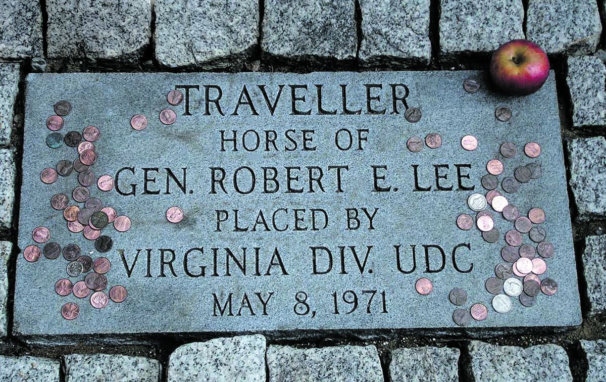 Traveller’s grave at Washington and Lee University. Photo by Hal Jespersen.