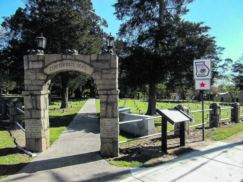 Patrick Cleburne Cemetery entrance with marker, and signage from Georgia Civil War Heritage Trails, Inc. Courtesy of Georgia Civil War Heritage Trails, Inc.