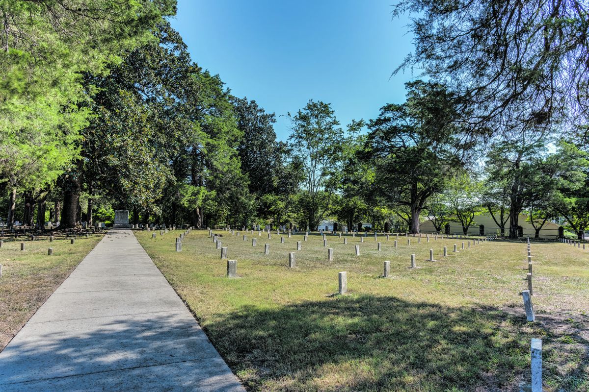 Patrick Cleburne Cemetery with rows of Confederate headstones. Jack Melton.