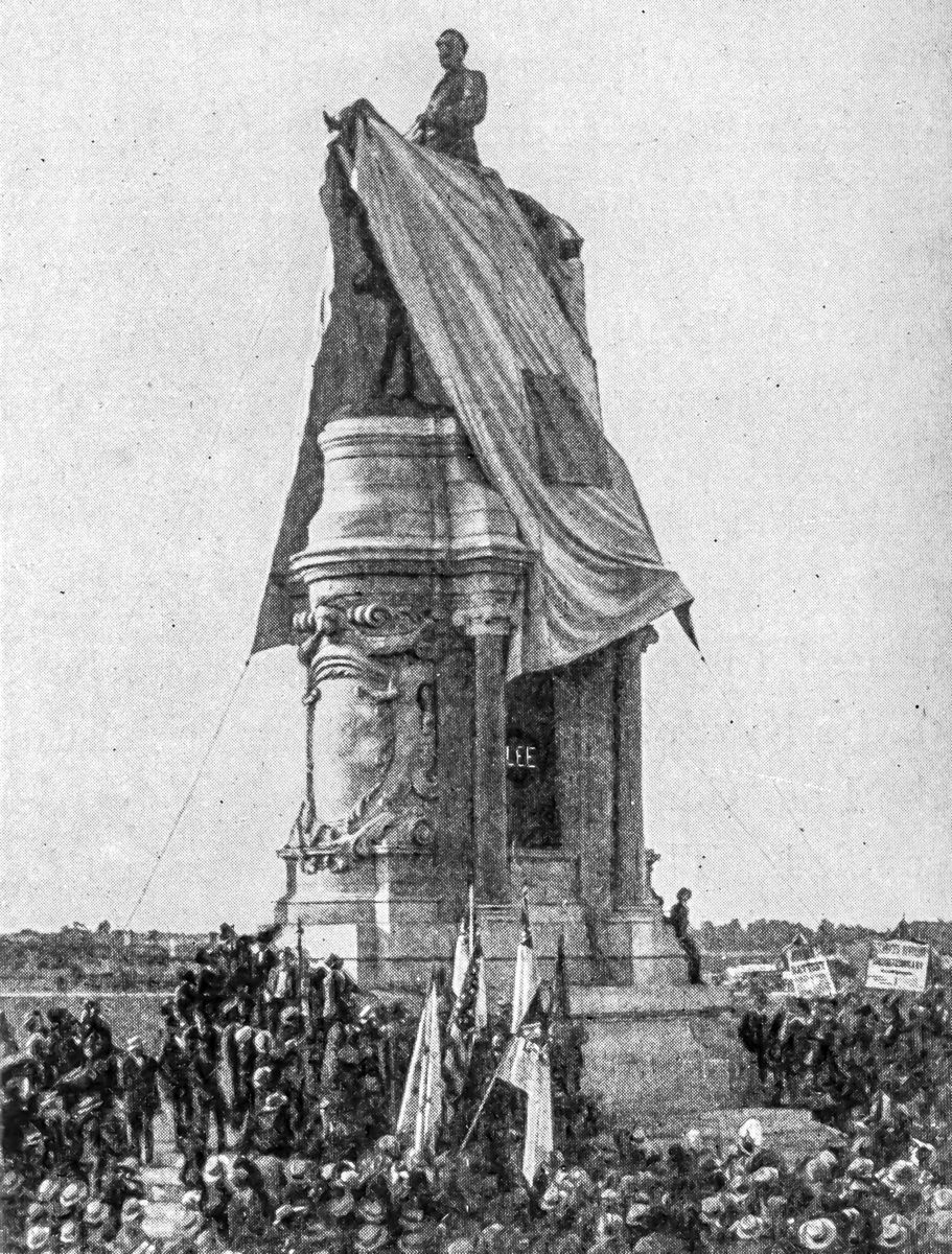 A crowd of more than 100,000 people attended the May 29, 1890, dedication of the equestrian Robert E. Lee monument in Richmond.