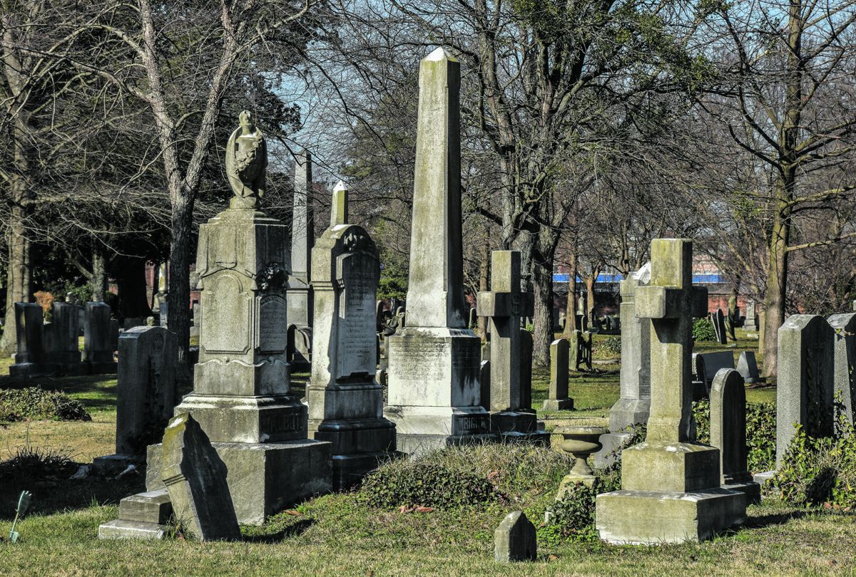 Dr. Wright Burial plot in Elmwood. Bob Ruegsegger photo.