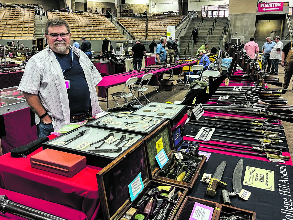 Well known dealer, author, and Antiques Roadshow appraiser Tim Prince is always a popular figure at the Franklin Show.