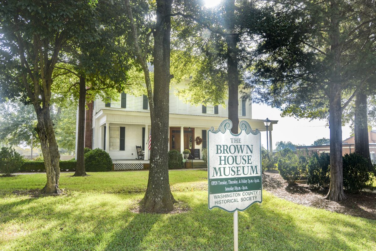 Woodlawn Terrace, now known as the Brown House. All photos by Gould Hagler.