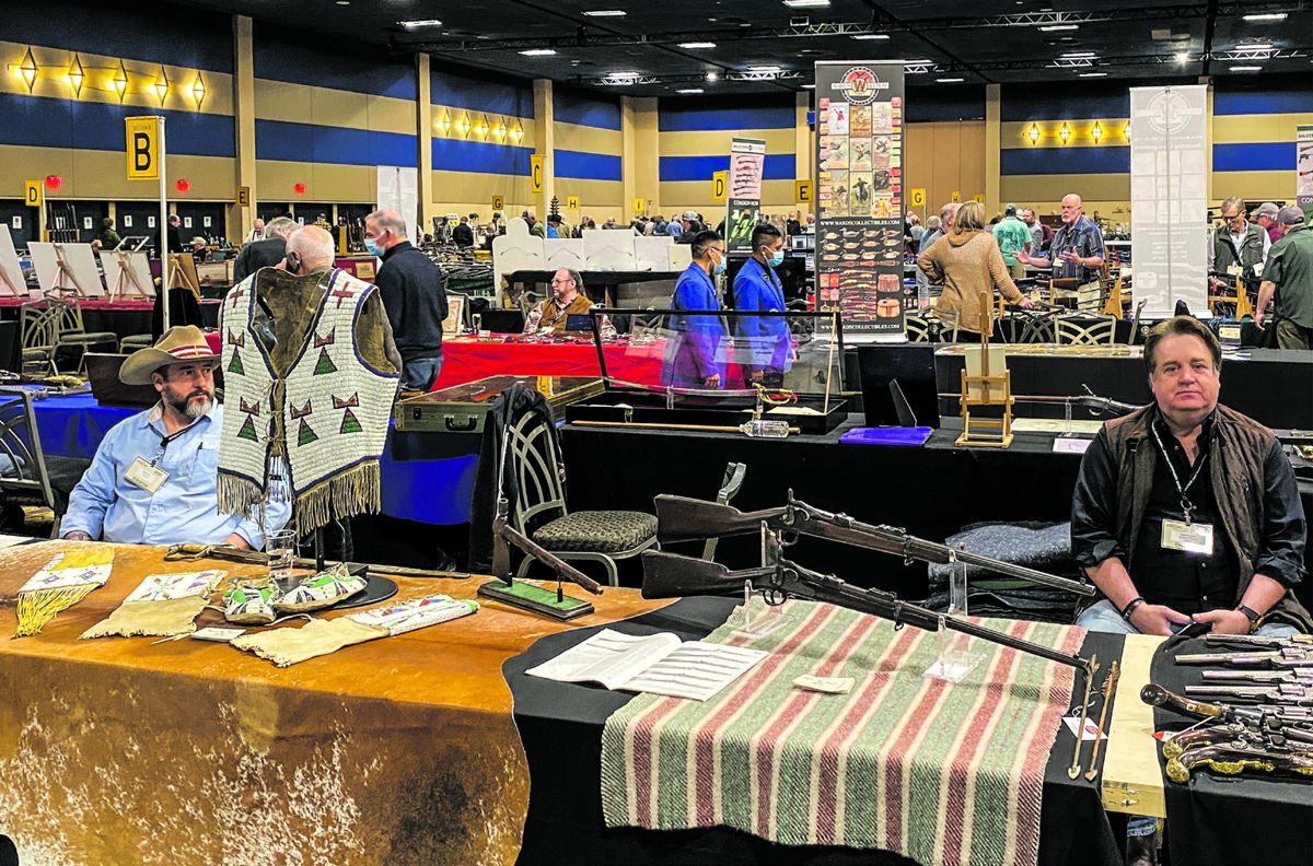 Las Vegas Antique Arms Show News and Gallery — lead photograph from the original article