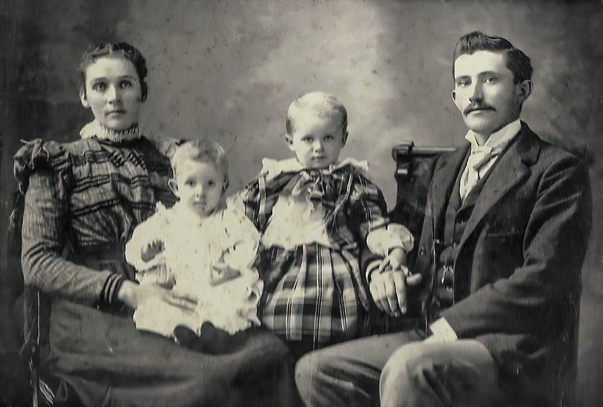 Robert Burns Vance, great-grandfather of Katherine Clark, contributor to this story, and his family. That’s Katherine’s grandfather, Gibson Parks Vance between the couple, with Robert’s wife, Virginia, and son James B. Vance on her lap.