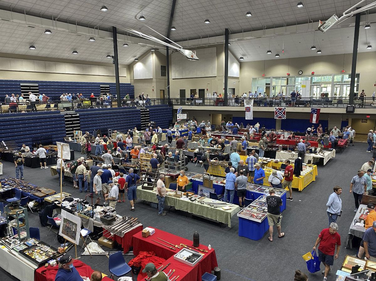The show from the mezzanine.