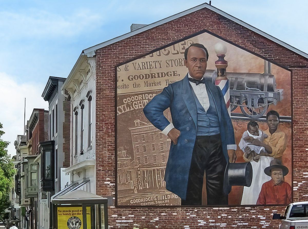 York Underground RR Museum Dedicates New Casteel Statue — photograph 2 from the original article