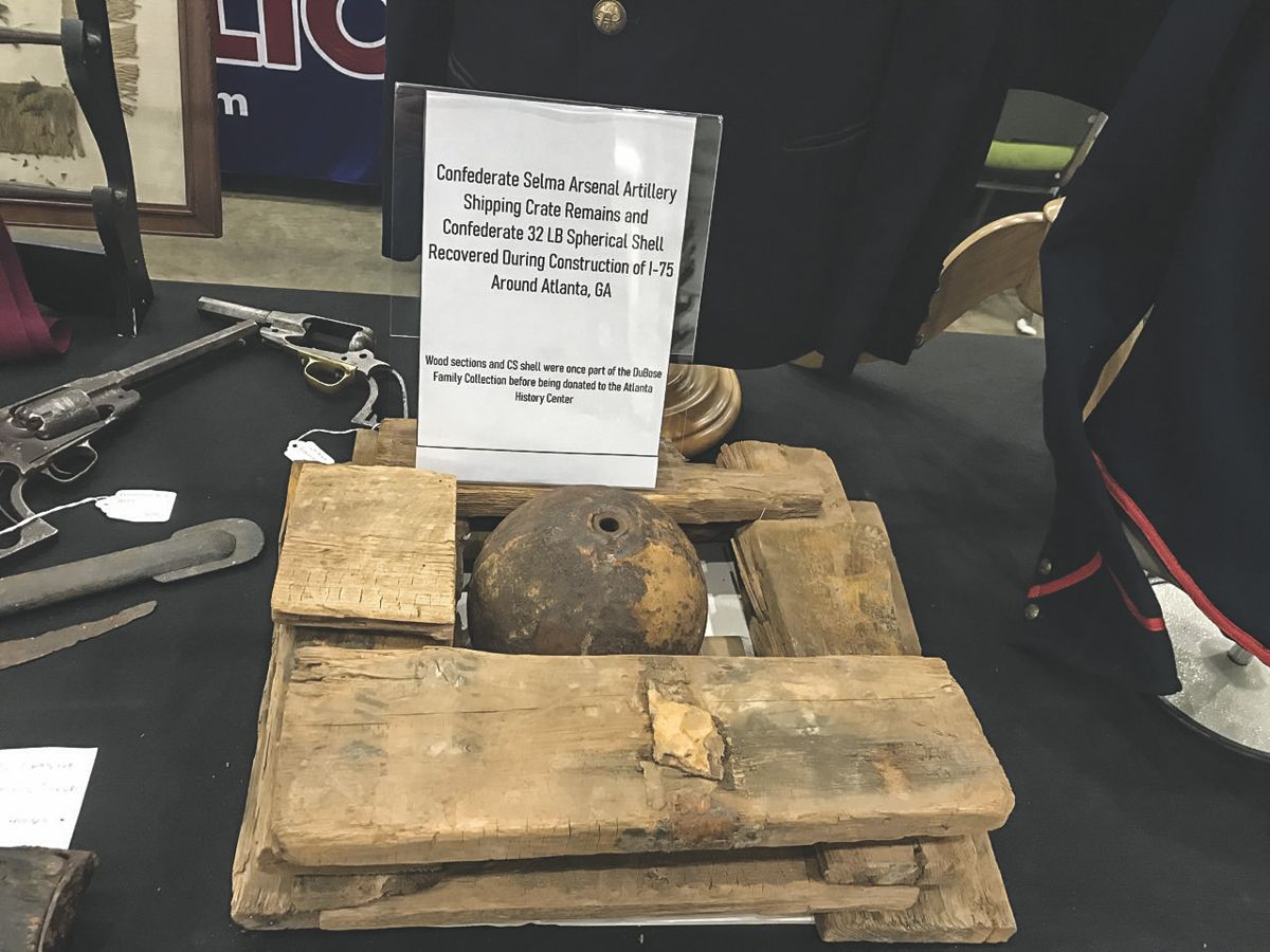Chattanooga Antique Militaria & Americana Show & Sale — photograph 2 from the original article