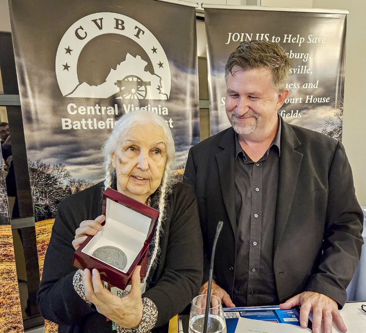 Rebecca Campbell Ligt receiving the Happel Award.