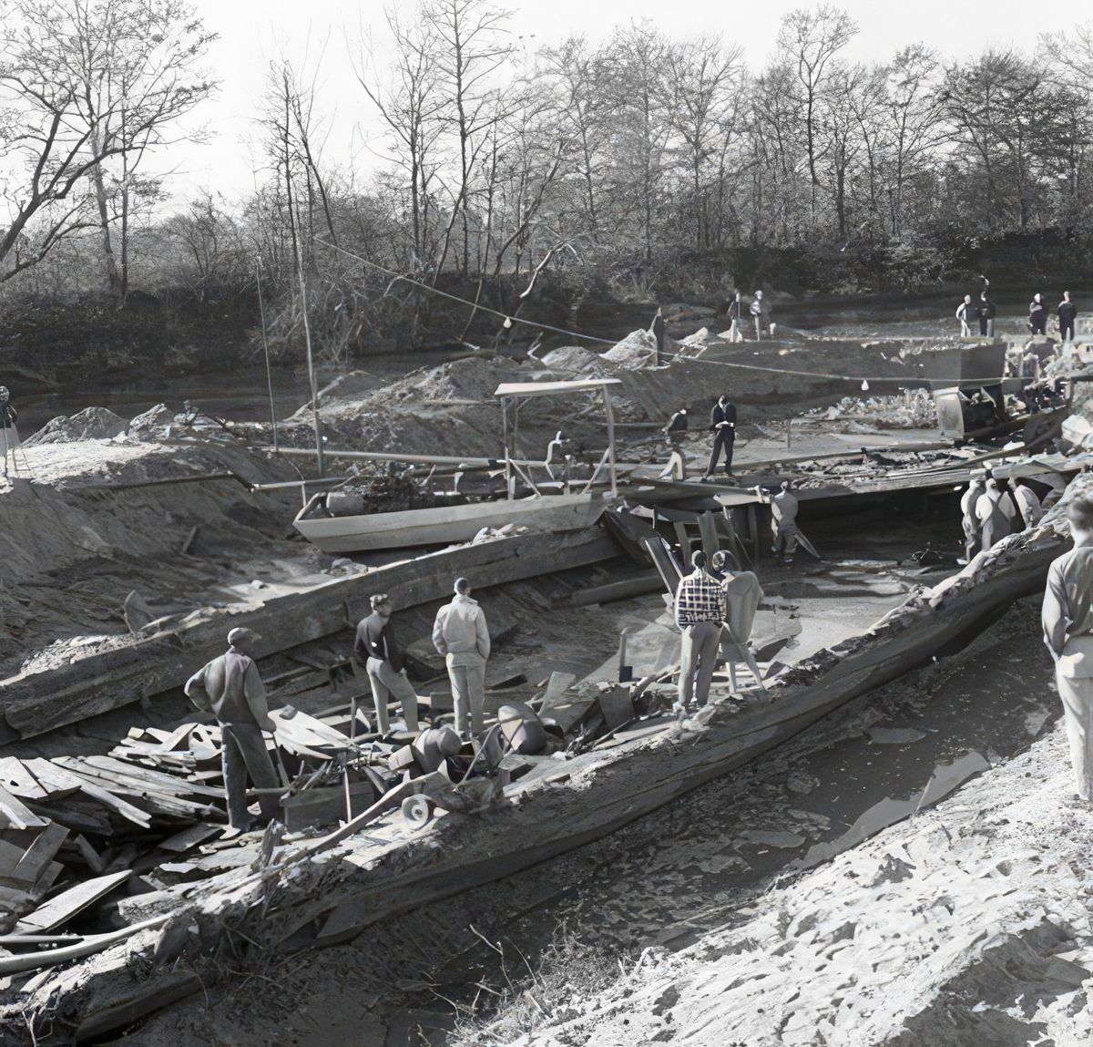 Salvage of the CSS Neuse. (North Carolina Department of Natural and Cultural Resources)