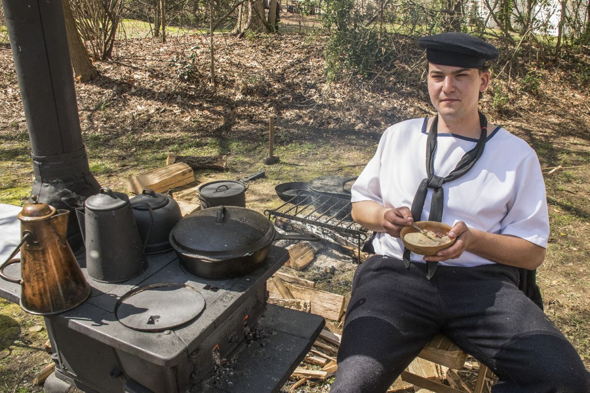 Living History Association Brings Tidewater Maritime History to Military Through the Ages — photograph 6 from the original article