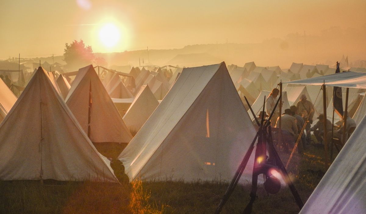 Sunrise over Confederate encampment.