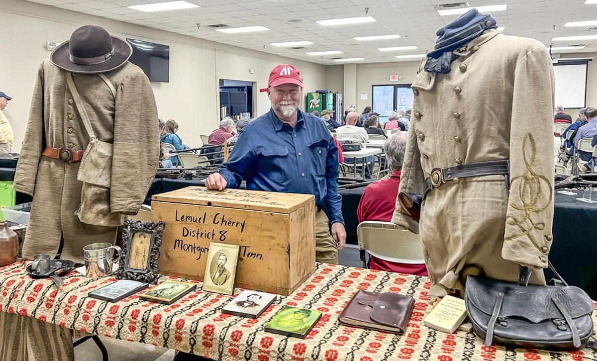 Jerry Ross displayed uniforms representative of those seen at Fort Donelson in February 1862. His ancestor Melville Cherry of the 49th Tenn. Infantry was captured at the Battle of Fort Donelson.