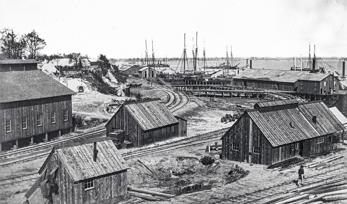 City Point R.R. Depot, looking toward Petersburg. (Library of Congress)