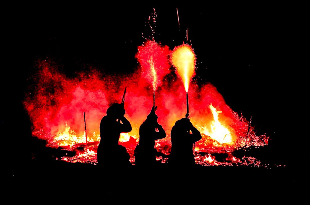 A night fire scenario was held Saturday night to commemorate the 30th Anniversary of the Battle of Aiken. It included Sherman’s burning of a homestead, infantry fire, and cannon fire.