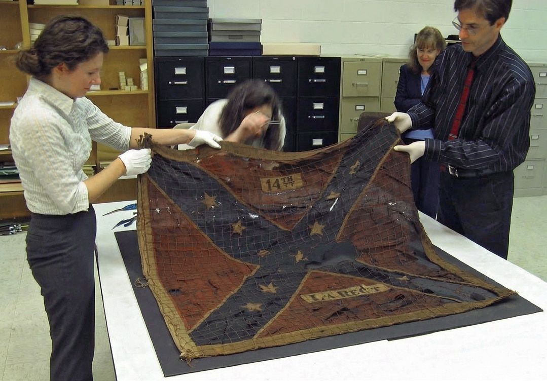Agents of the FBI’s Art Crimes Division returned the flag to Louisiana in 2011. (Niccolò Ferrari)